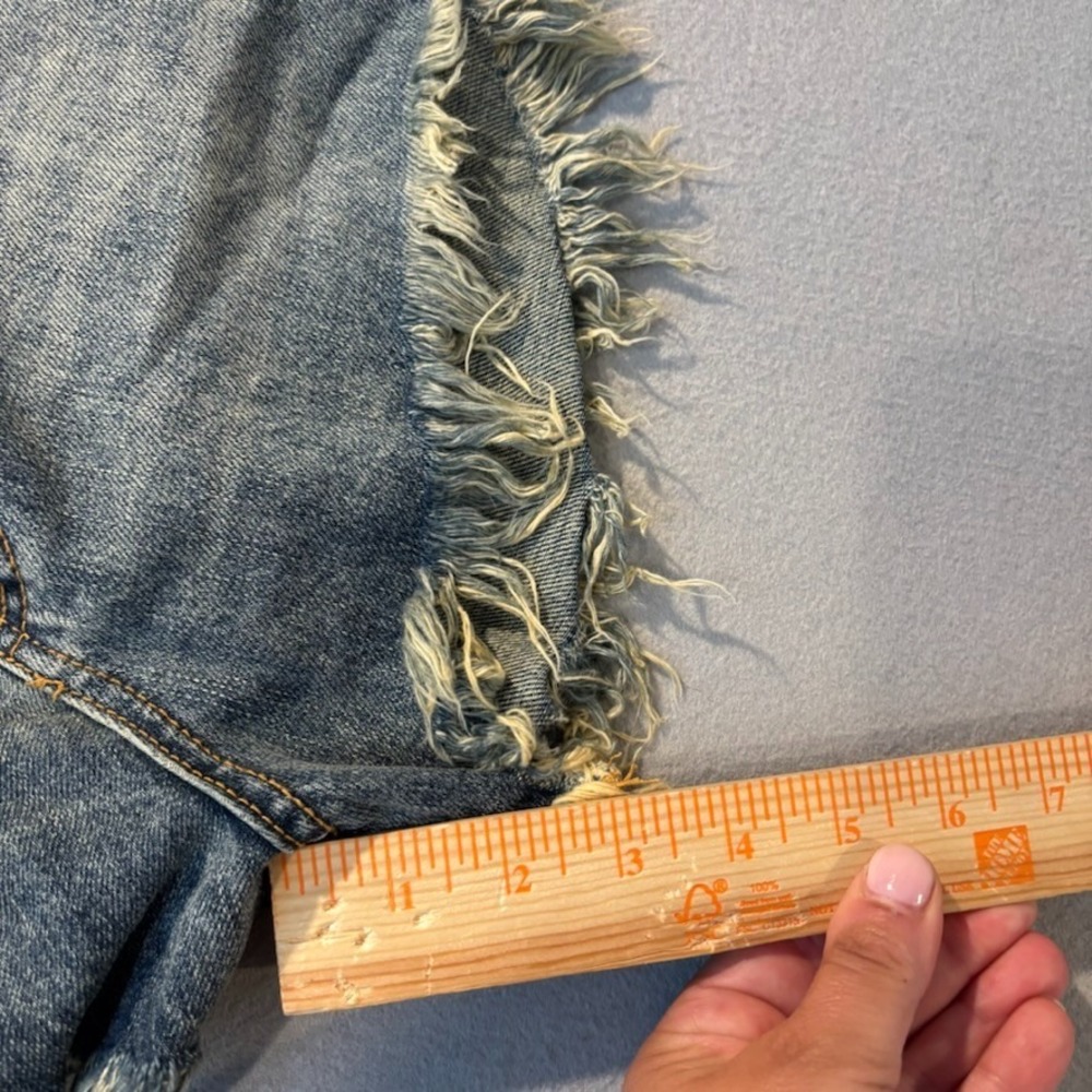 BDG Womens‎ High-Rise Cheeky Denim Cut-off Distressed Jean Shorts Size 27 Beach - Picture 5 of 11